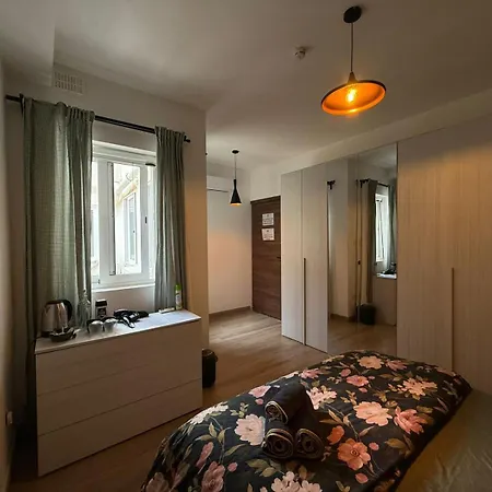 Accommodatie bij particulieren Airport Comfortable With Own Bathroom Easy Access