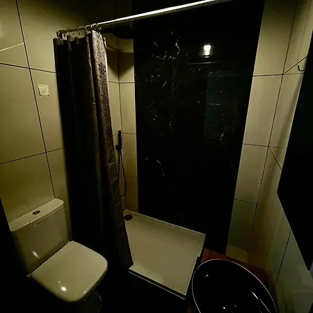 Airport Comfortable With Own Bathroom Easy Access Mqabba